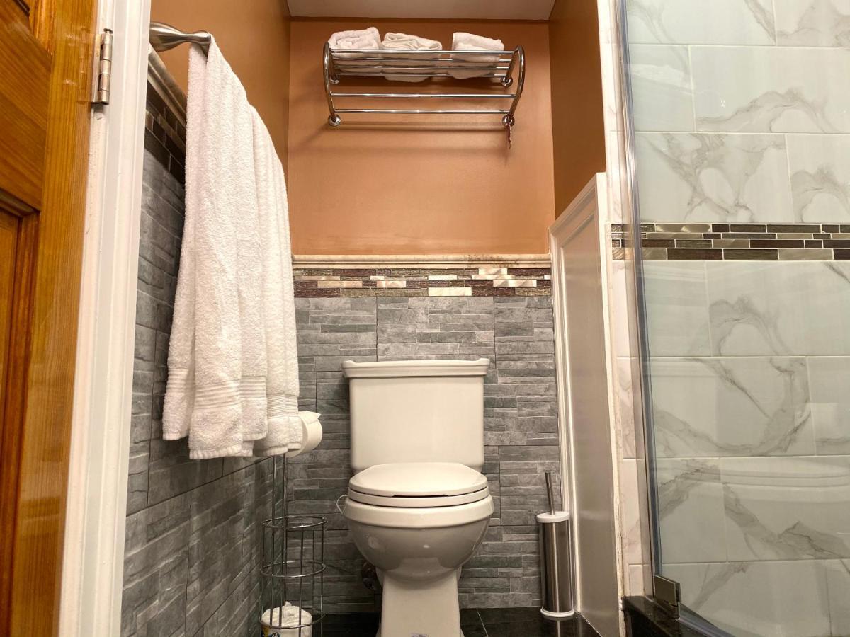 Alina & Fanny - Philadelphia 1210 Mt Vernon St المظهر الخارجي الصورة